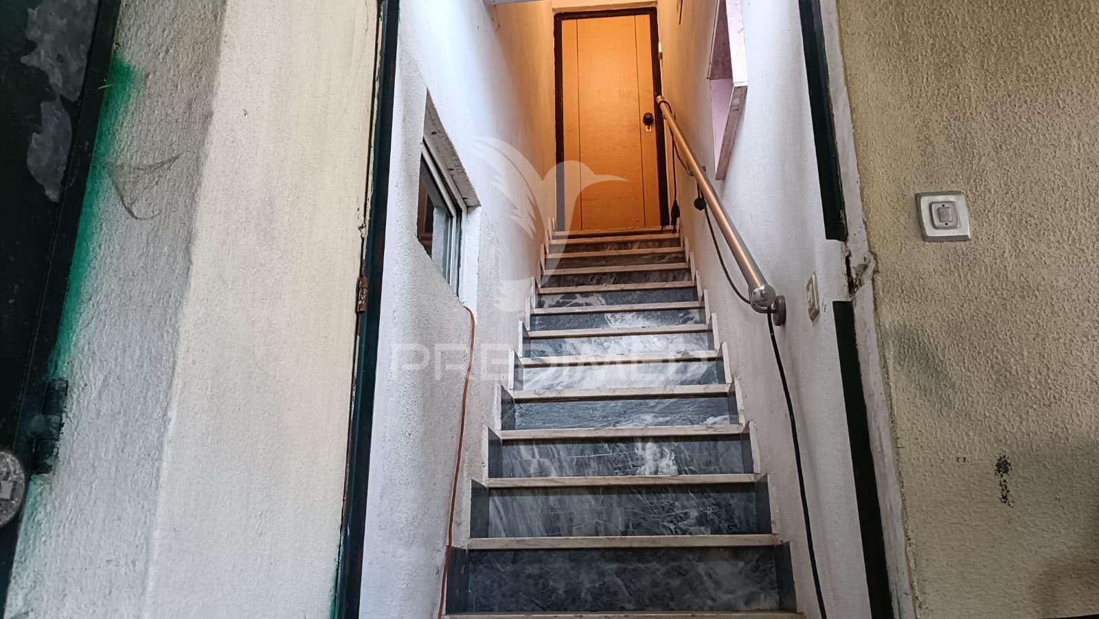 Moradia t5 bi-familiar