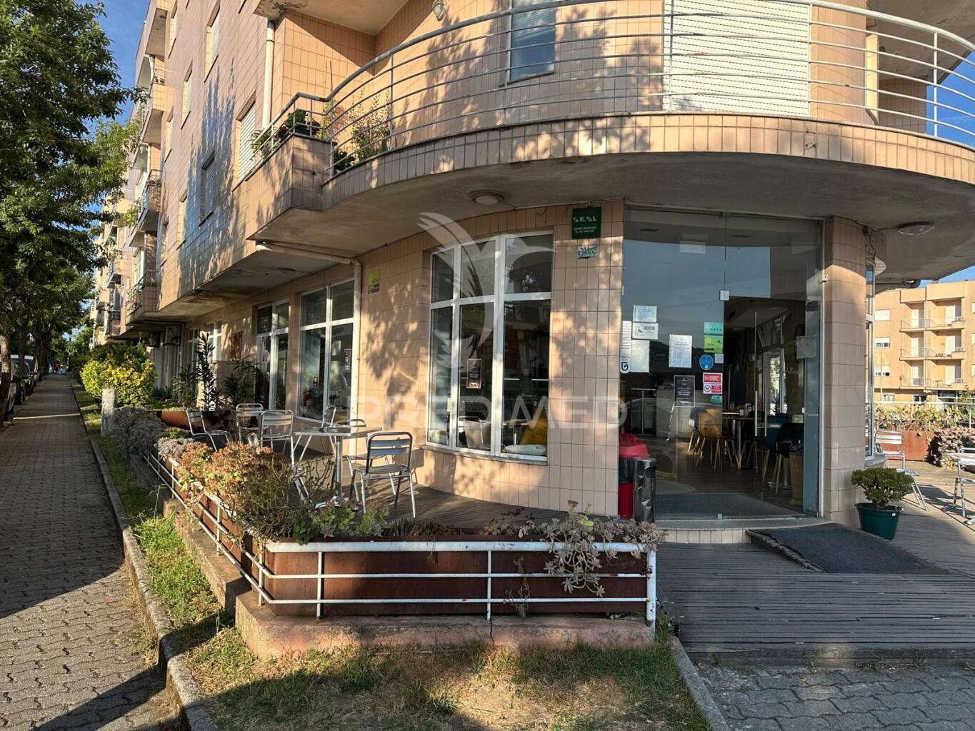 Trespasse de café / pastelaria – excelente oportunidade de negócio