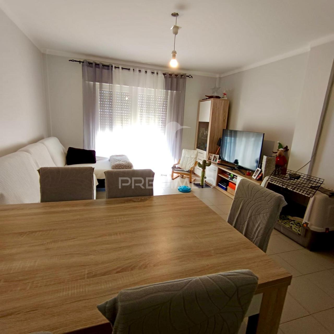 Apartamento t3 semi remodelado setúbal