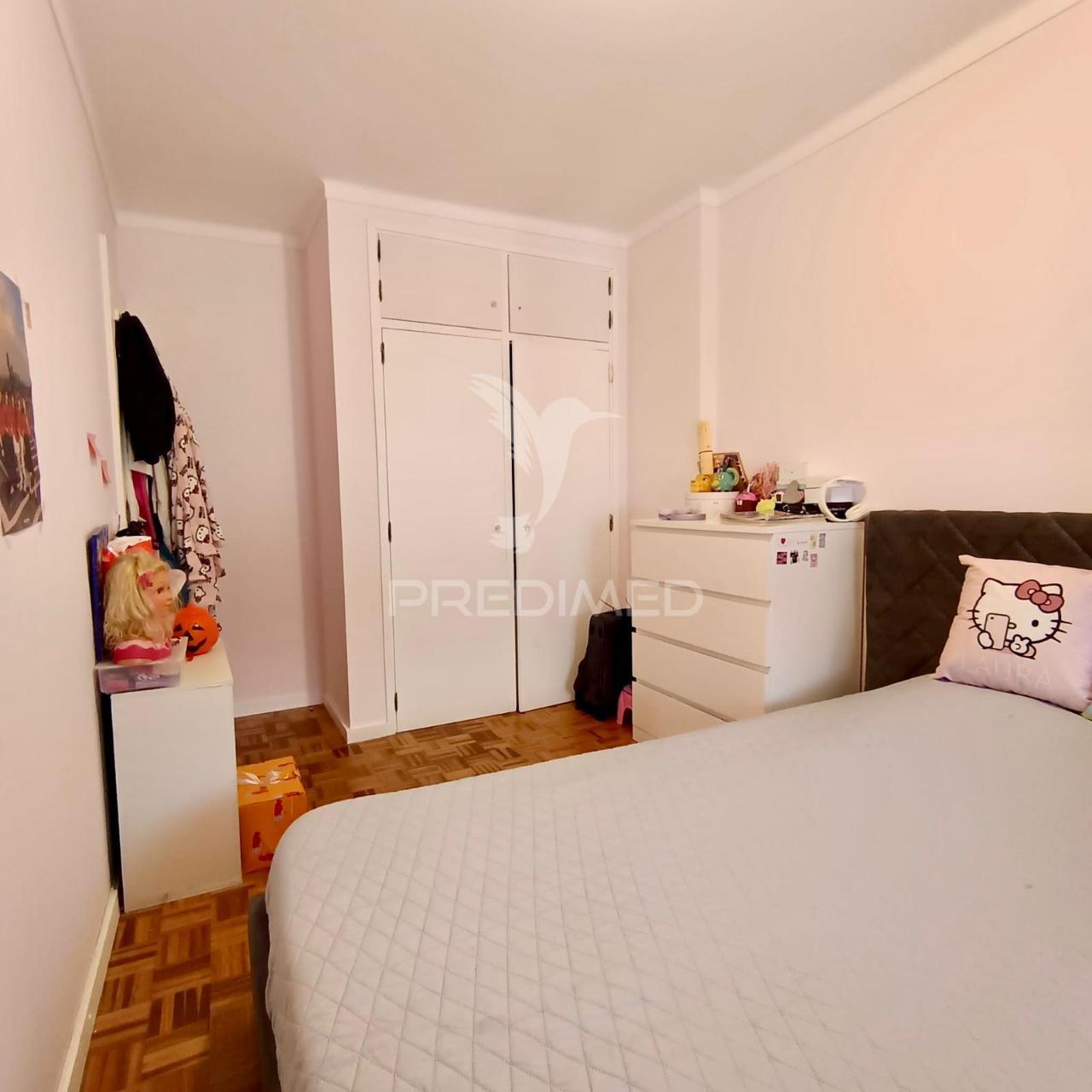 Apartamento t3 semi remodelado setúbal