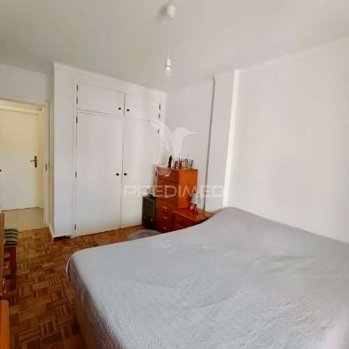 Apartamento t3 semi remodelado setúbal