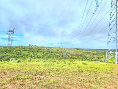 Terreno rústico com 28 hectares