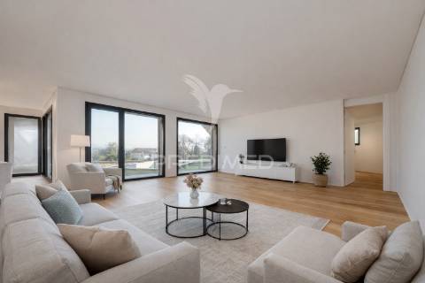 Fantástica moradia térrea t3 + escritório, com 3 suítes e piscina, localizada em lago, amares.