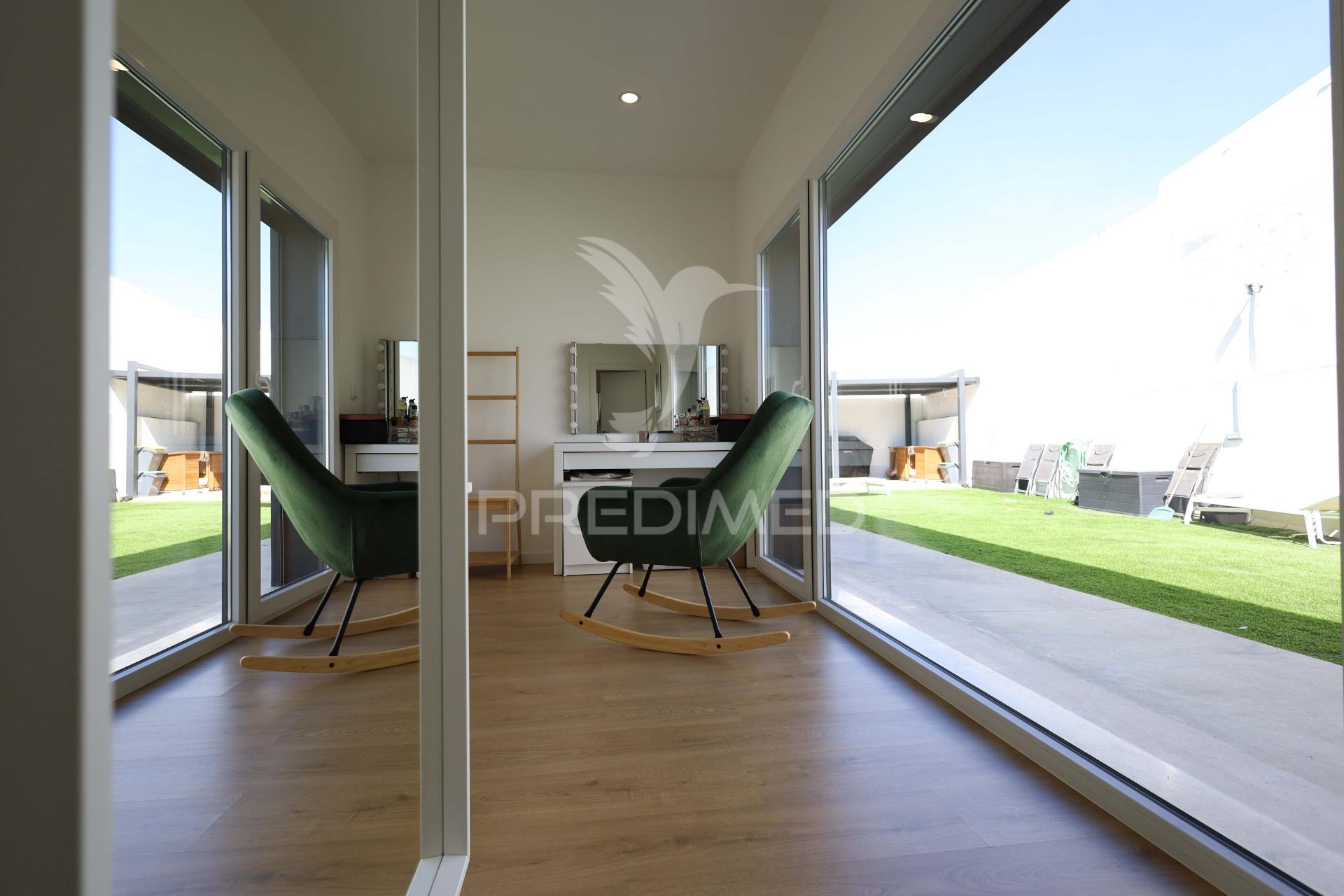 Moradia t4, em condomínio privado