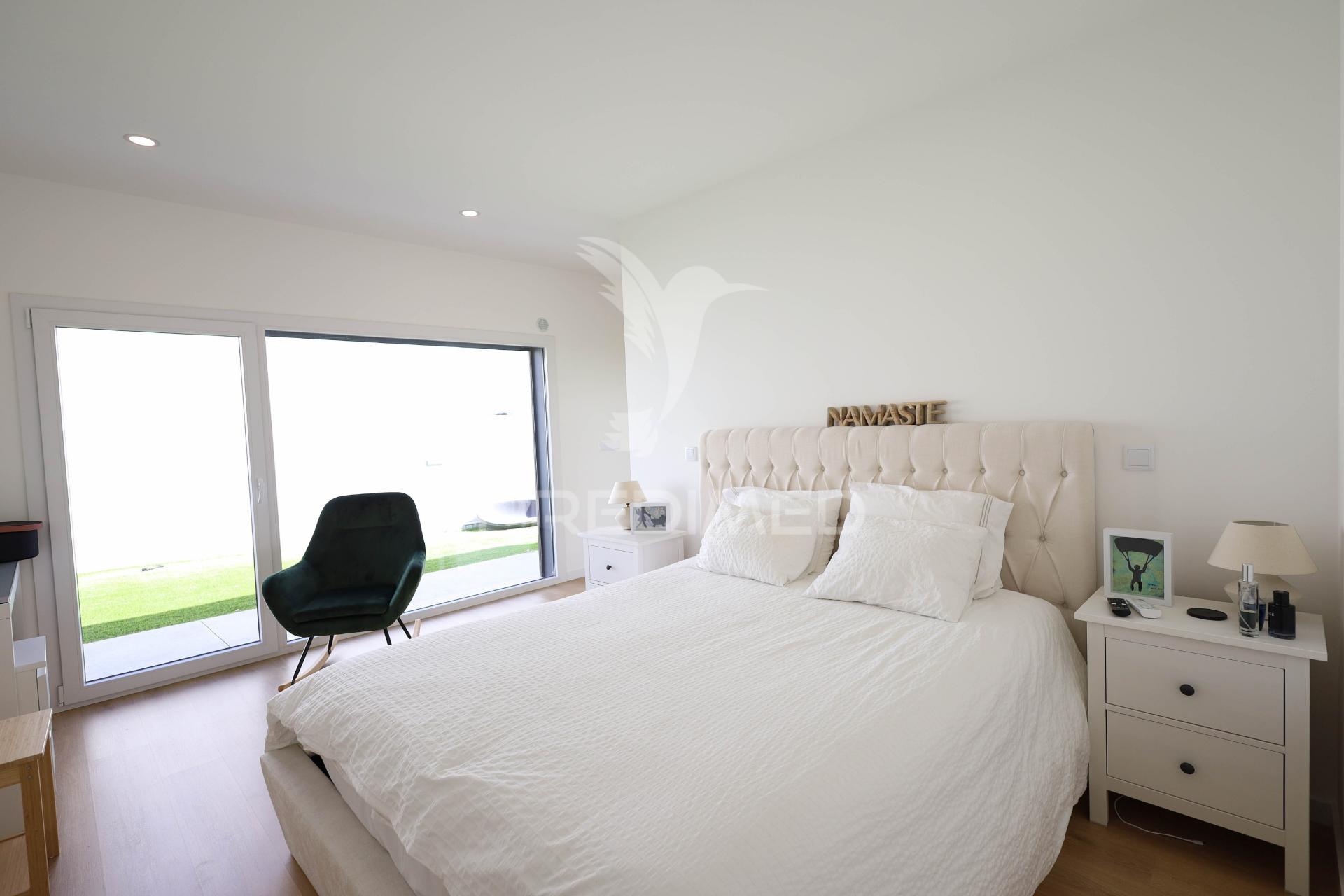 Moradia t4, em condomínio privado