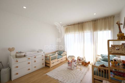 Moradia t4, em condomínio privado