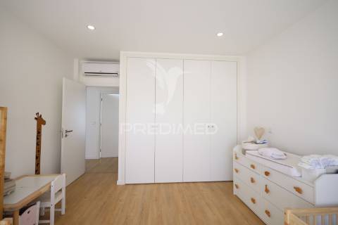 Moradia t4, em condomínio privado