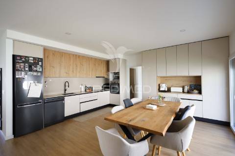 Moradia t4, em condomínio privado