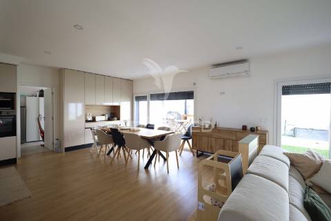 Moradia t4, em condomínio privado