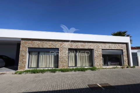 Moradia t4, em condomínio privado