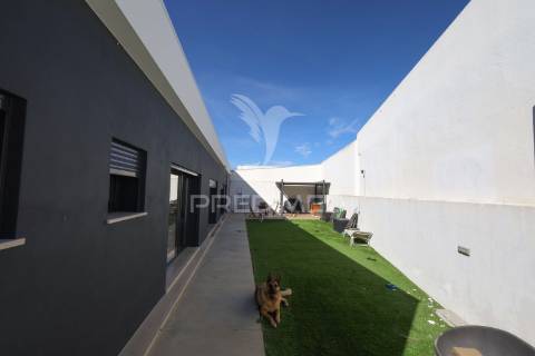 Moradia t4, em condomínio privado