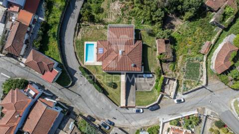 Excelente moradia com piscina – trandeiras, braga