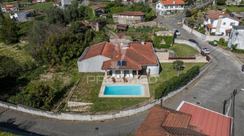 Excelente moradia com piscina – trandeiras, braga