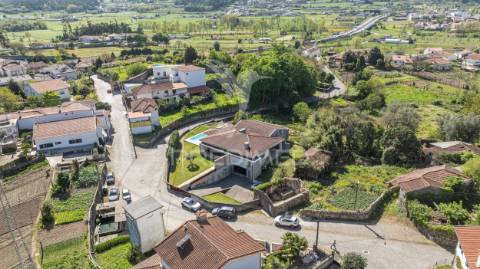 Excelente moradia com piscina – trandeiras, braga