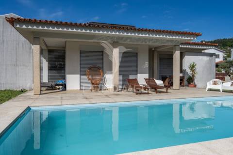 Excelente moradia com piscina – trandeiras, braga