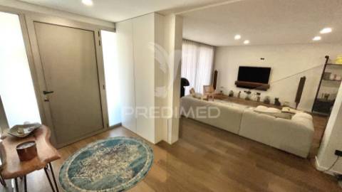 Entre o mar e o conforto – moradia t4 de luxo com piscina em esmoriz