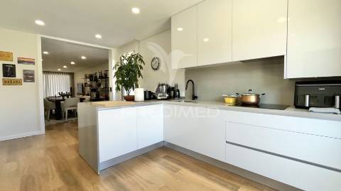 Entre o mar e o conforto – moradia t4 de luxo com piscina em esmoriz