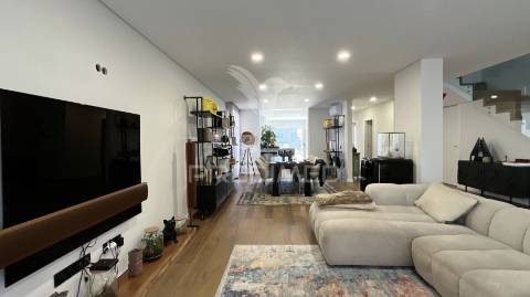 Entre o mar e o conforto – moradia t4 de luxo com piscina em esmoriz