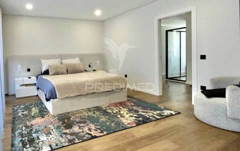 Entre o mar e o conforto – moradia t4 de luxo com piscina em esmoriz