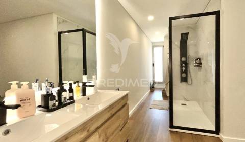 Entre o mar e o conforto – moradia t4 de luxo com piscina em esmoriz