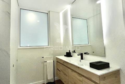 Entre o mar e o conforto – moradia t4 de luxo com piscina em esmoriz