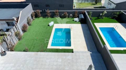 Entre o mar e o conforto – moradia t4 de luxo com piscina em esmoriz