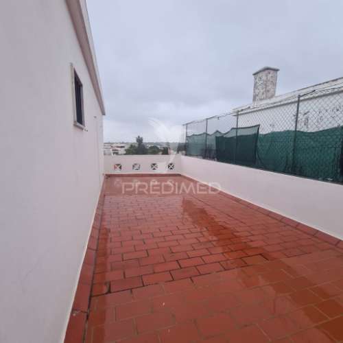 Oportunidade única em quarteira – t2 renovado com vista mar!