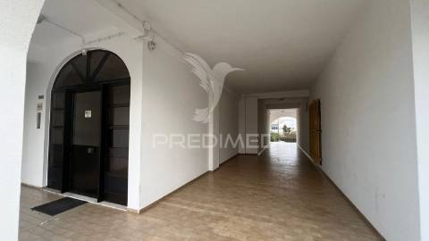 Oportunidade única em quarteira – t2 renovado com vista mar!