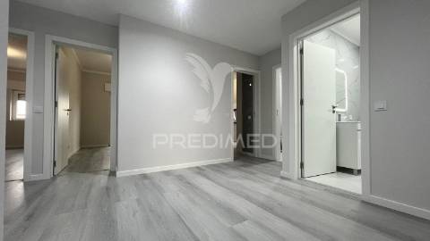 Oportunidade única em quarteira – t2 renovado com vista mar!