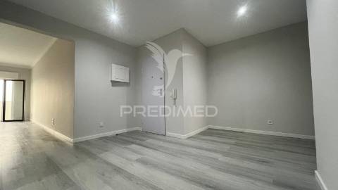 Oportunidade única em quarteira – t2 renovado com vista mar!