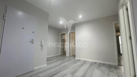 Oportunidade única em quarteira – t2 renovado com vista mar!