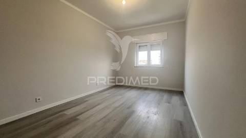 Oportunidade única em quarteira – t2 renovado com vista mar!