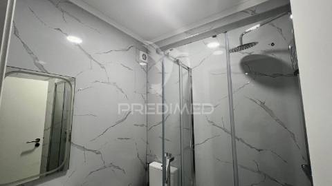 Oportunidade única em quarteira – t2 renovado com vista mar!