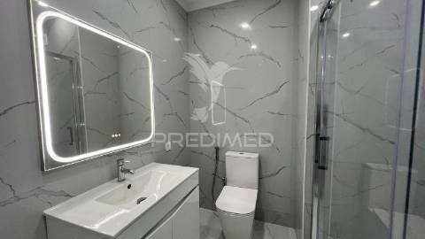 Oportunidade única em quarteira – t2 renovado com vista mar!