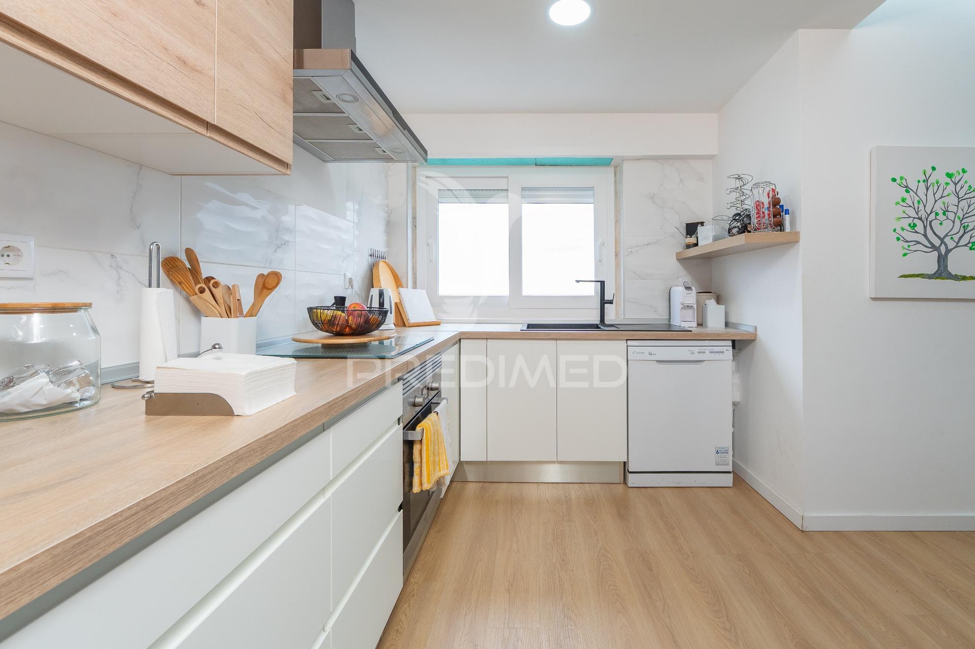 Apartamento t3 remodelado com vista sobre o tejo