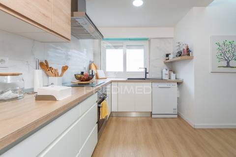 Apartamento t3 remodelado com vista sobre o tejo