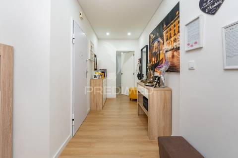 Apartamento t3 remodelado com vista sobre o tejo