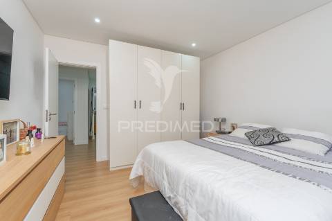 Apartamento t3 remodelado com vista sobre o tejo