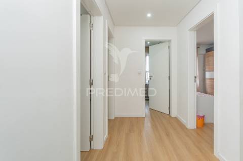 Apartamento t3 remodelado com vista sobre o tejo