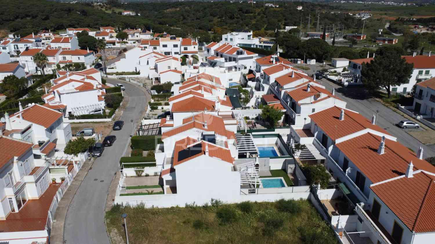 Moradia t4 com piscina em casas da audiência, monte gordo
