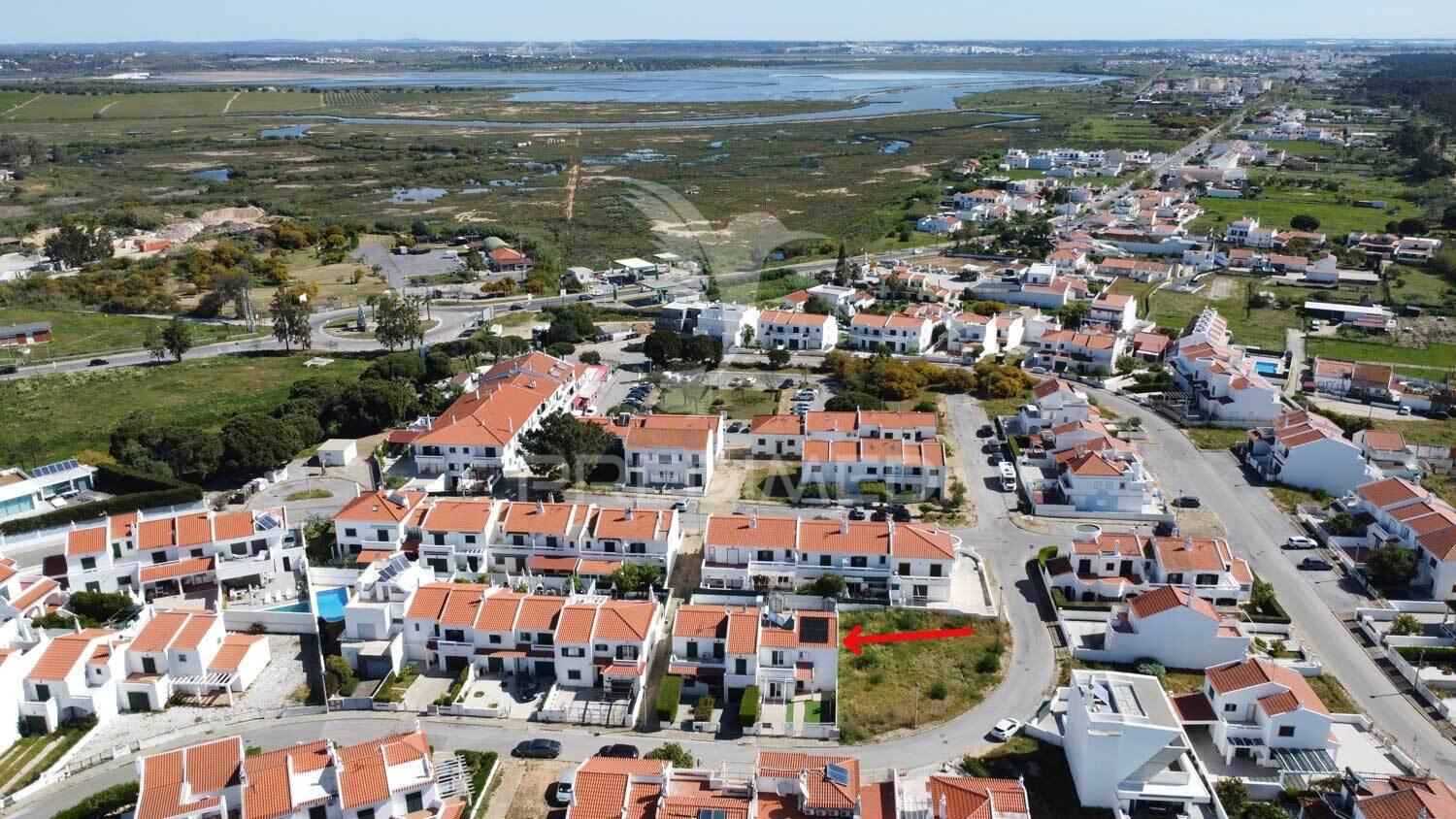 Moradia t4 com piscina em casas da audiência, monte gordo