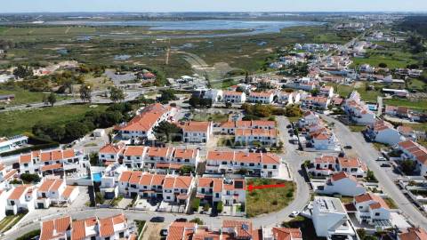 Moradia t4 com piscina em casas da audiência, monte gordo