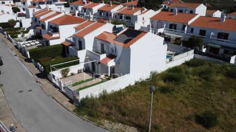 Moradia t4 com piscina em casas da audiência, monte gordo