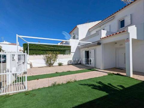 Moradia t4 com piscina em casas da audiência, monte gordo