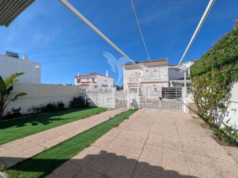 Moradia t4 com piscina em casas da audiência, monte gordo