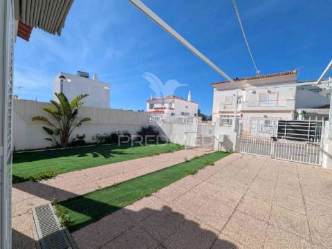 Moradia t4 com piscina em casas da audiência, monte gordo