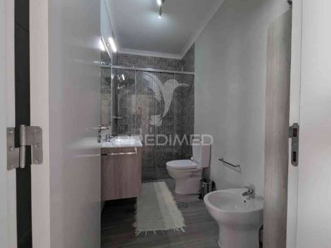 Moradia t4 com piscina em casas da audiência, monte gordo