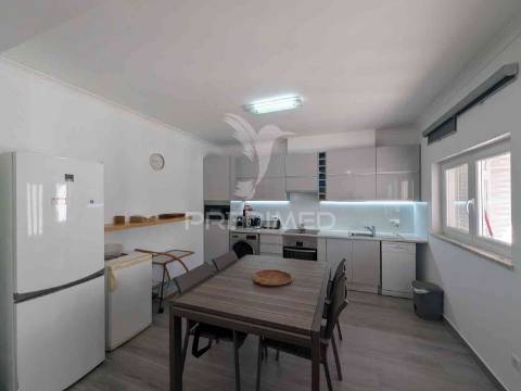 Moradia t4 com piscina em casas da audiência, monte gordo