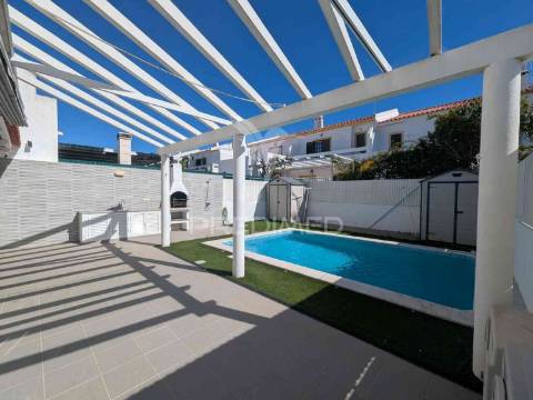 Moradia t4 com piscina em casas da audiência, monte gordo