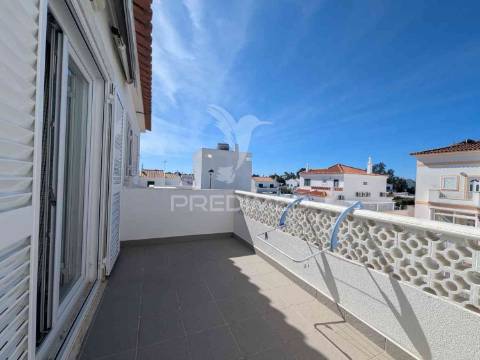 Moradia t4 com piscina em casas da audiência, monte gordo